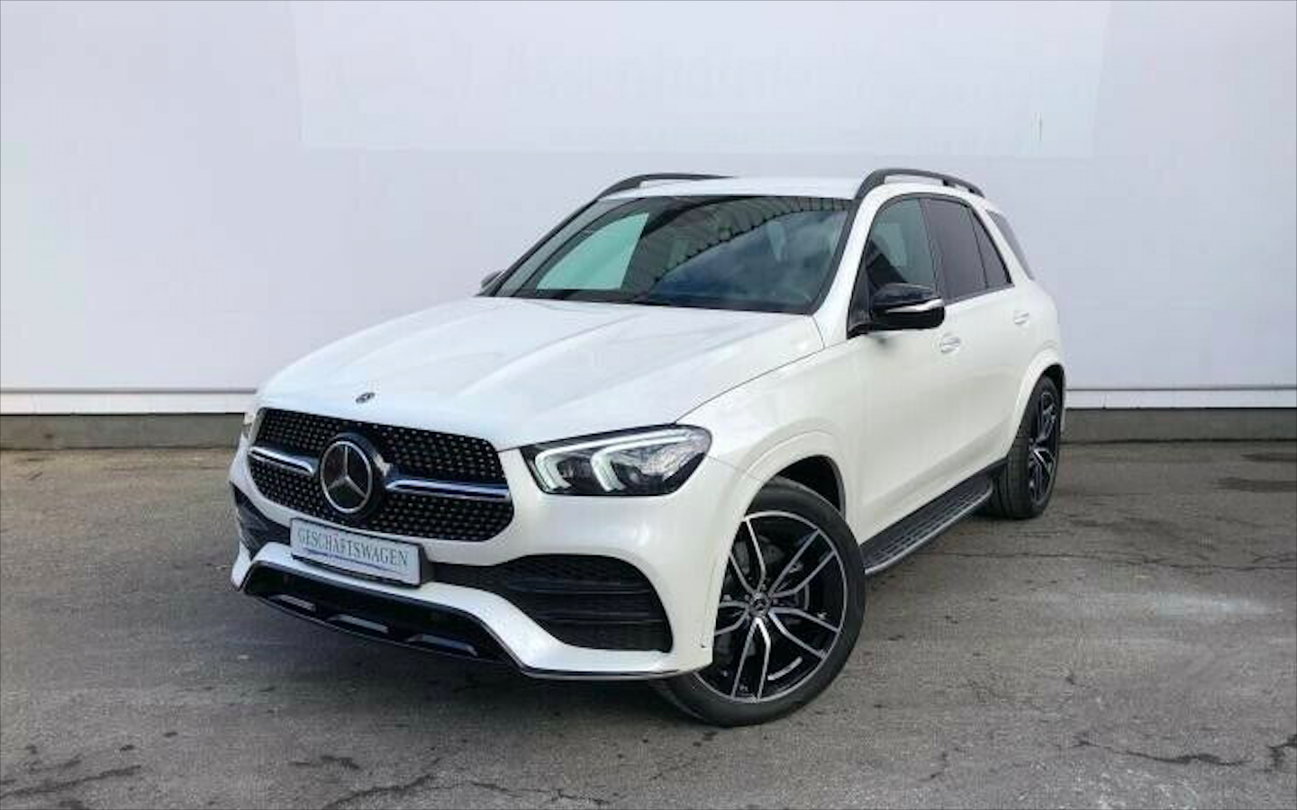 MERCEDES GLE 400d AMG | V6 nafta | 330 koní | skvělá výbava | nákup online | super cena | bílá metalíza | autoibuy.com